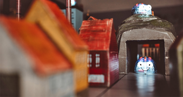 En Bluebot på en hinderbana.